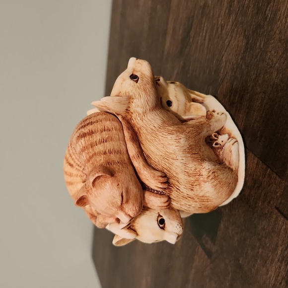 Harmony Kingdom "Rather Large Friends" trinket box - Picture 3 of 10